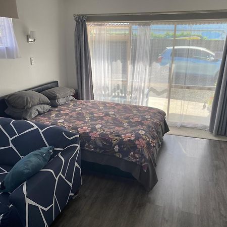 Self Contained En-Suite Private Bathroom, Private Entrance, Close To Shops & Hospital Homestay Хамилтън Екстериор снимка