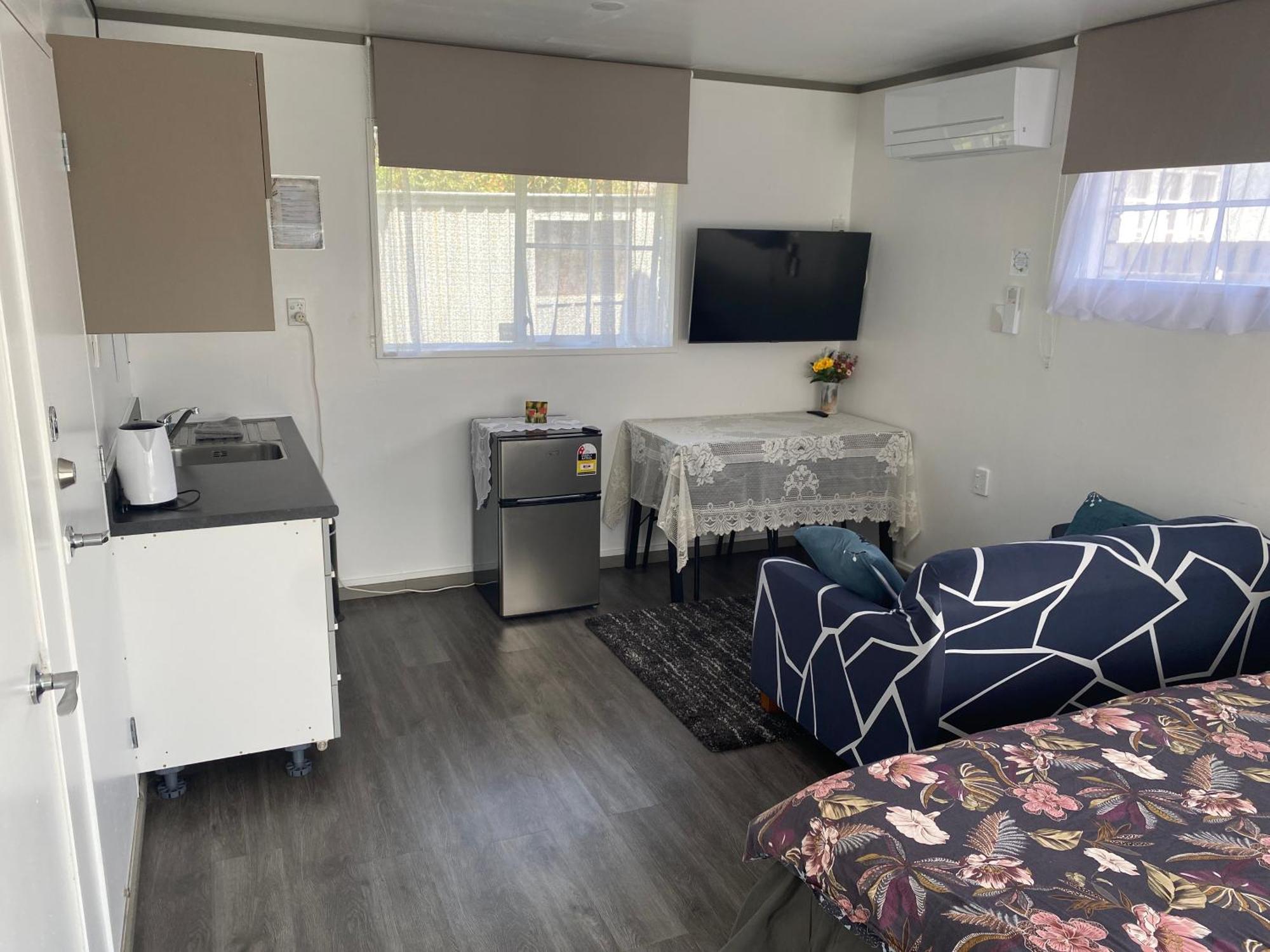Self Contained En-Suite Private Bathroom, Private Entrance, Close To Shops & Hospital Homestay Хамилтън Екстериор снимка