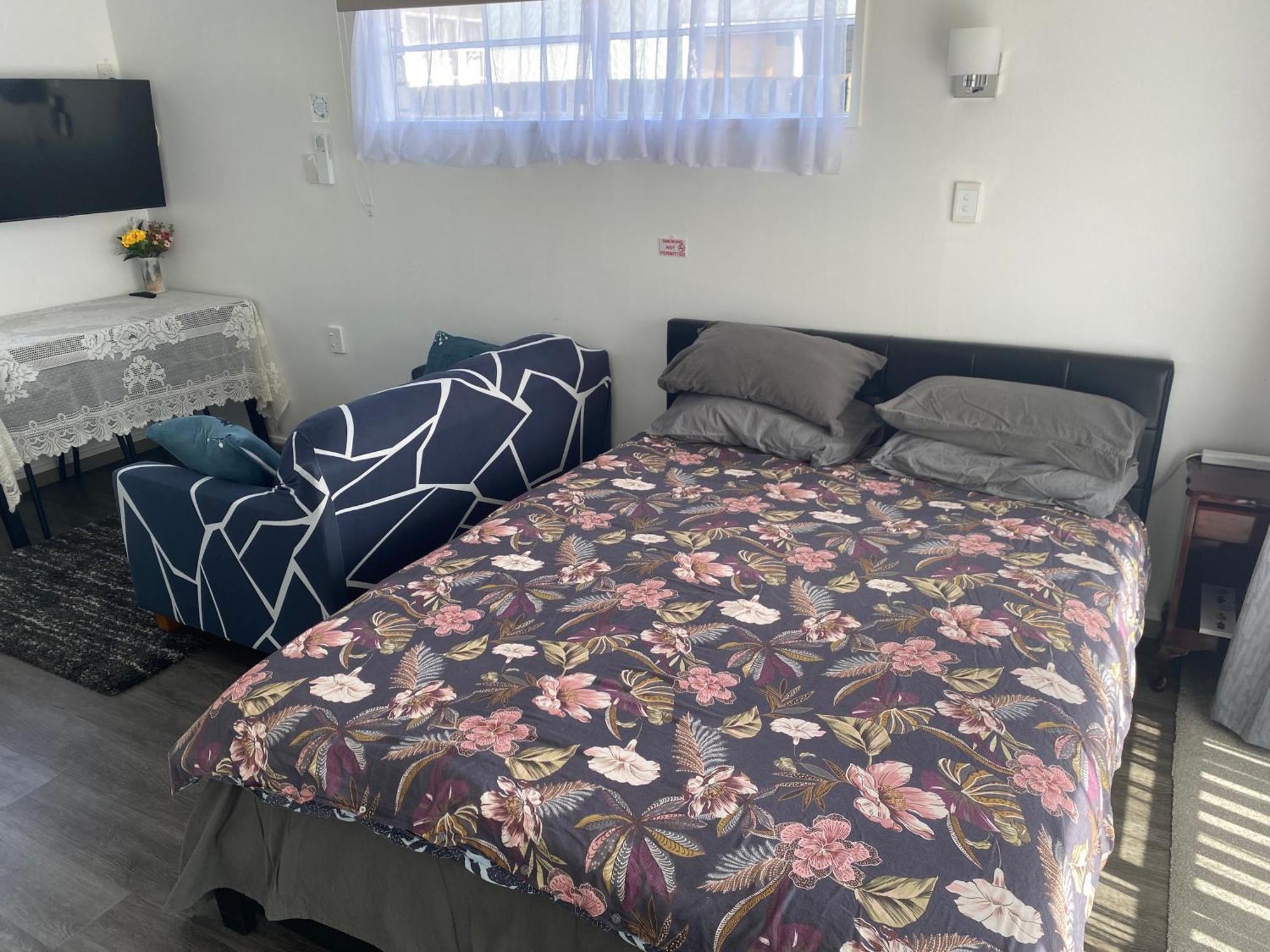 Self Contained En-Suite Private Bathroom, Private Entrance, Close To Shops & Hospital Homestay Хамилтън Екстериор снимка